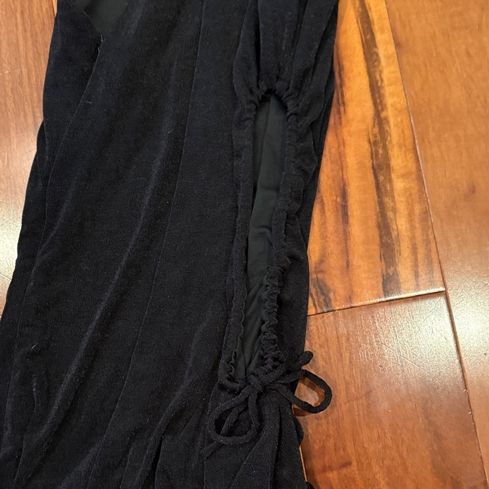 superdown Black One-Shoulder Ruched Dress - Picture 4 of 4